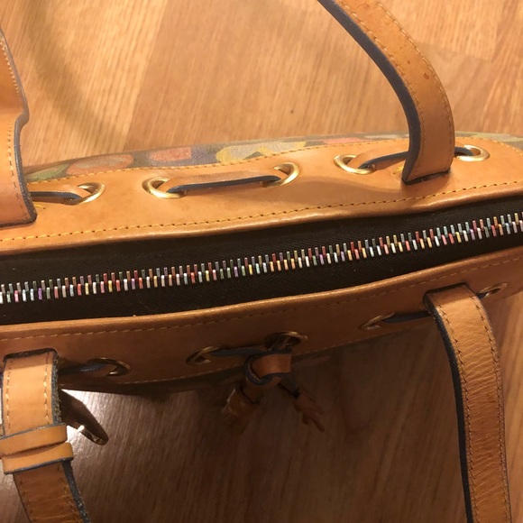 Black Dooney & Bourke Purse - Picture 5 of 8